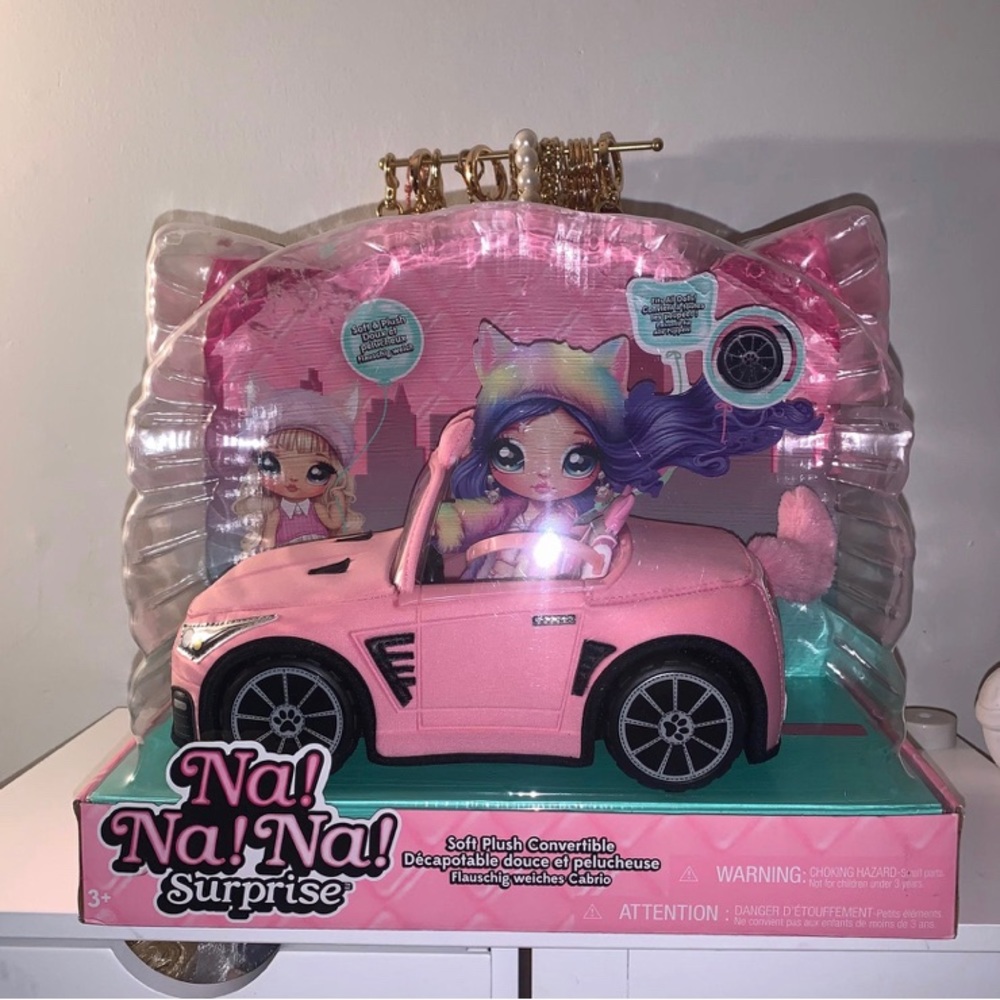 Na Na Na Surprise Plush Convertible Toy Car